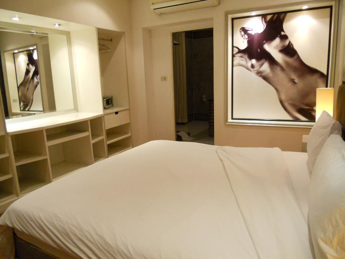 Strand Inn Hotel Bangkok Extérieur photo