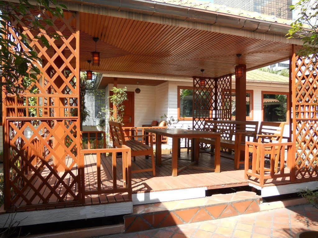 Strand Inn Hotel Bangkok Extérieur photo